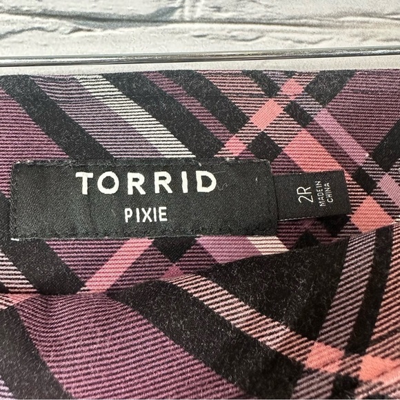 Torrid Pixie Skinny Studio Luxe Ponte High-Rise
Pant Pink Plaid Size 2R Stretch - Picture 4 of 10